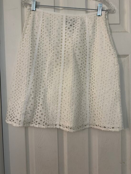 Rafaella Petites Dresses & Skirts - Rafaella Petites White 100% Cotton Floral Eyelet A-Line Skirt Size 6P